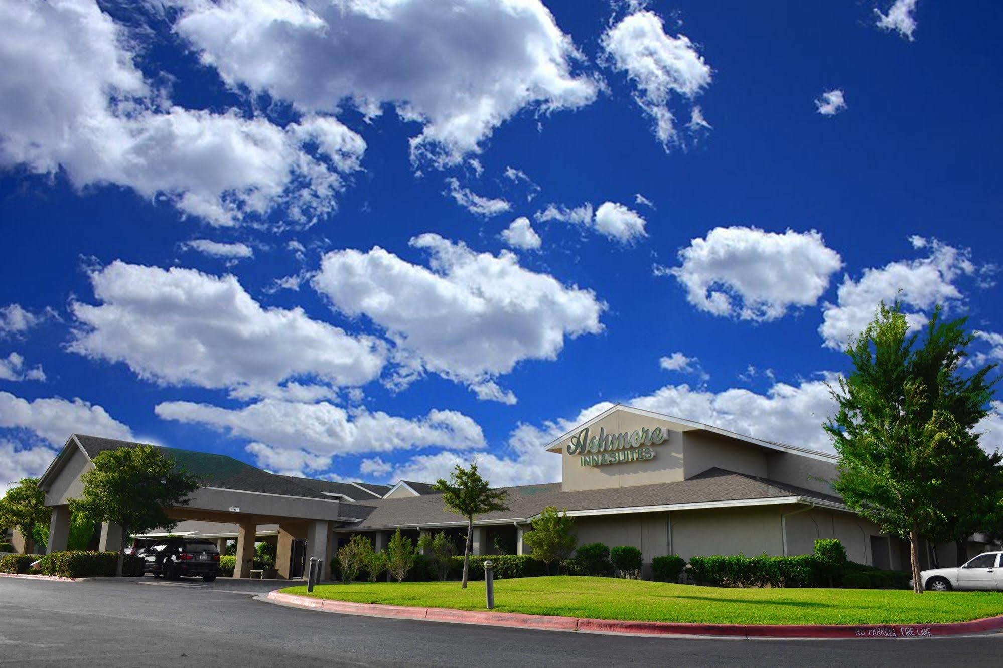 Ashmore Inn And Suites Lubbock Exterior photo